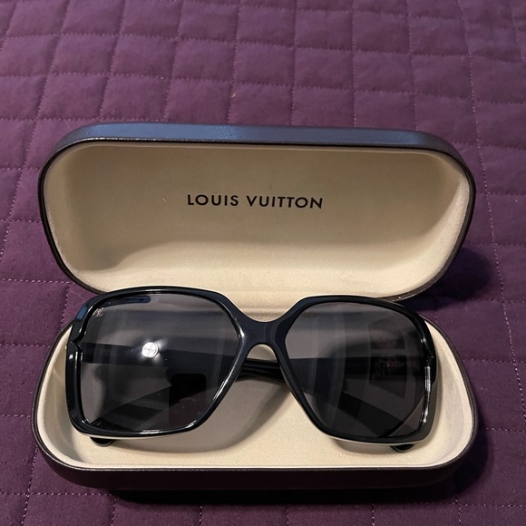 Louis Vuitton Sunglasses NWOT✨♥️ - Picture 4 of 5